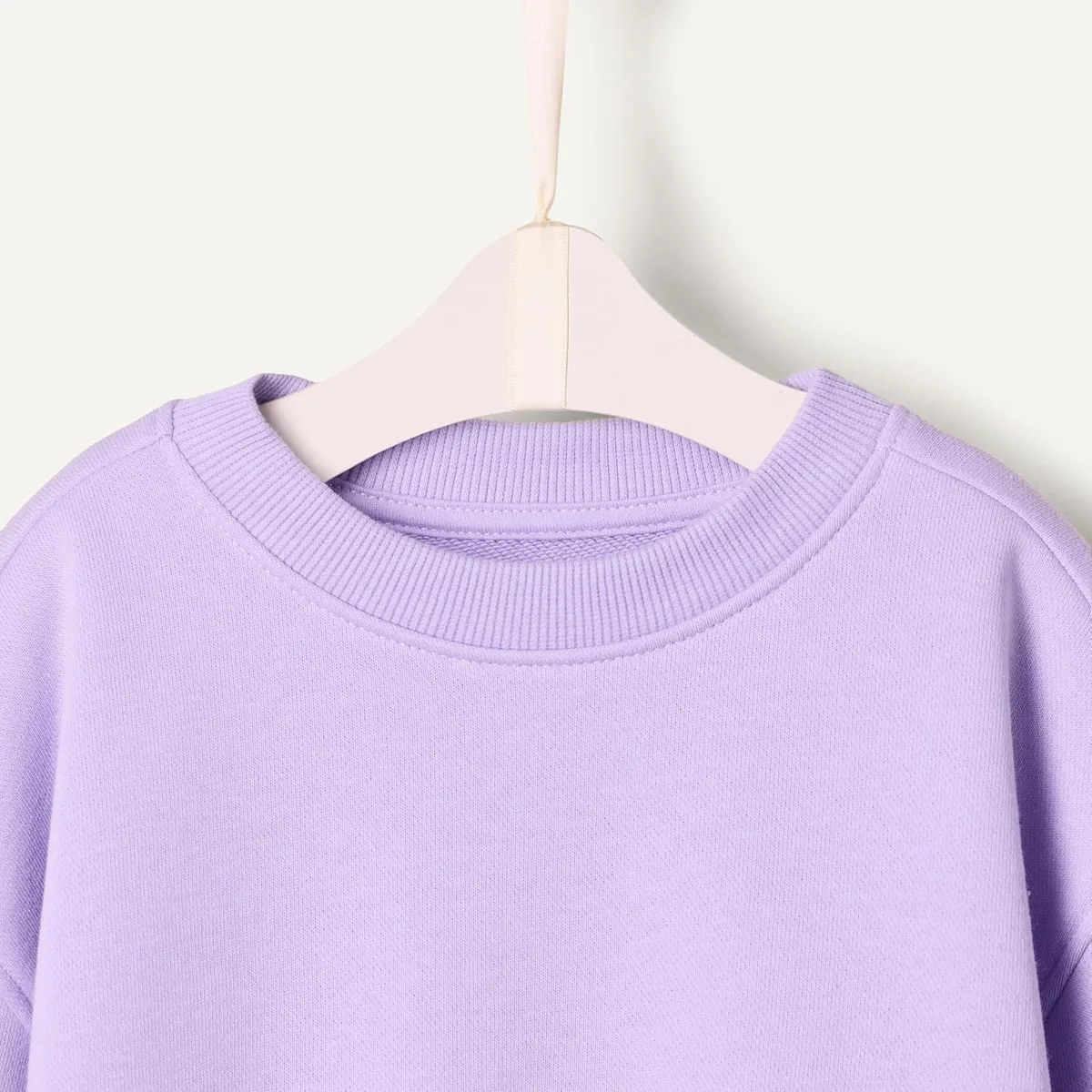 Amazon Essentials x Sofia Grainge Toddlers and Baby Girls' French Terry Sweatshirt Pant and Top Set — image 4